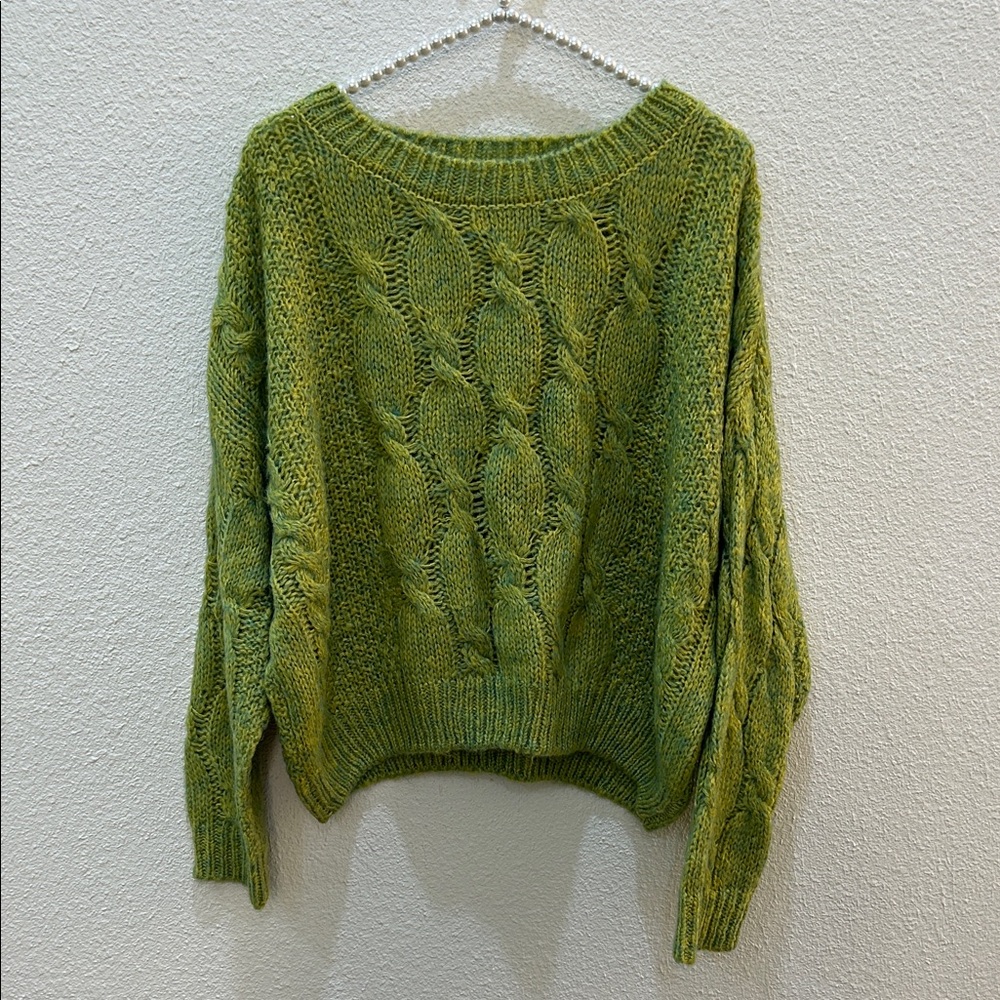 J.O.A. Cropped Cable Knit Sweater M